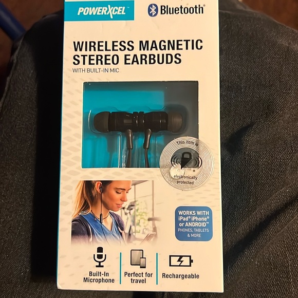 NOGO POWERECAL  WIRELESS MAGNETIC STEREO EARBUDS - Picture 1 of 5